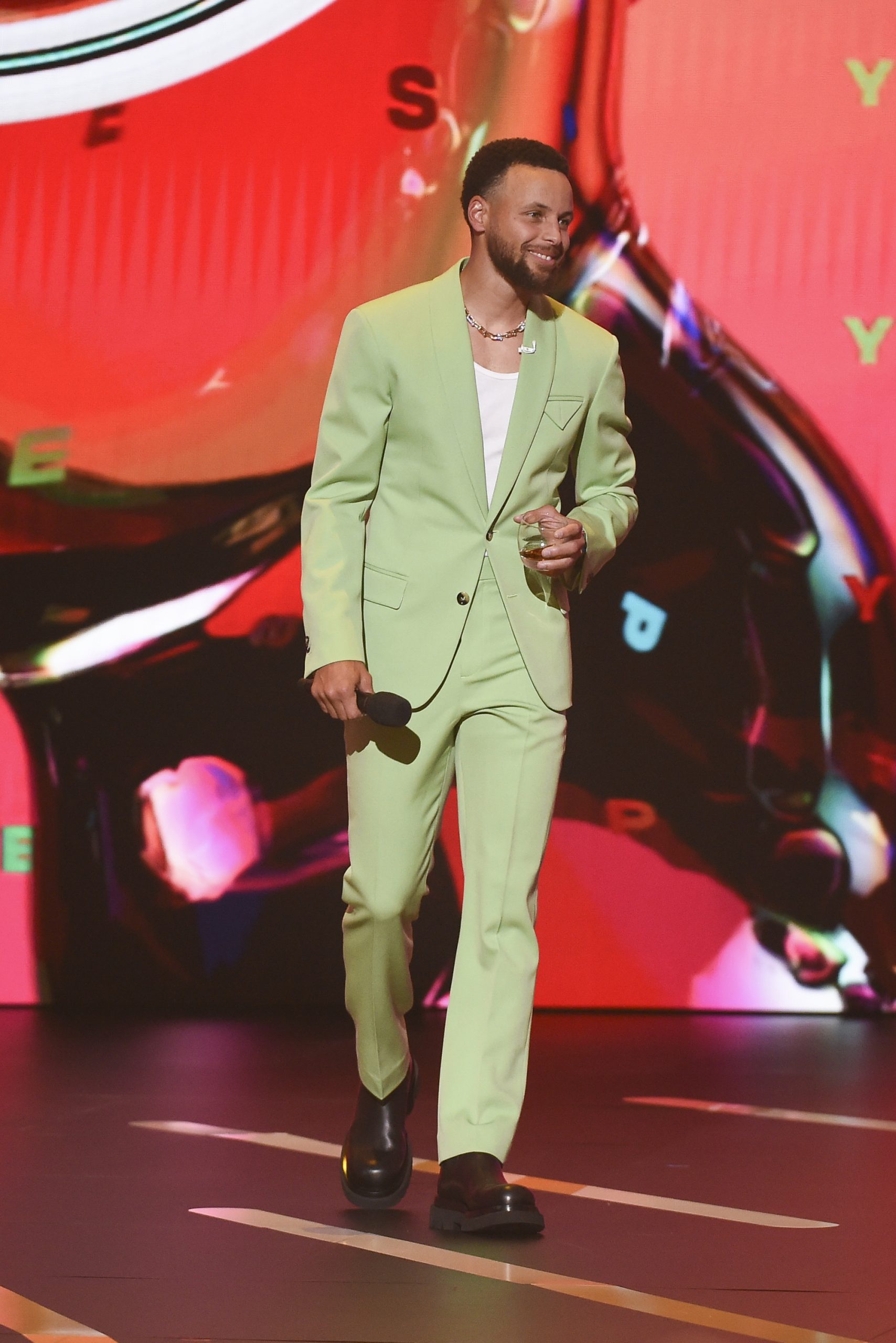Steph Curry Wears Bottega Veneta  While Hosting  ESPY Awards 2022