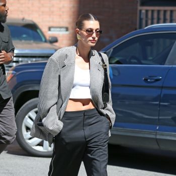 hailey-bieber-out-in-los-angeles-september-22-2022