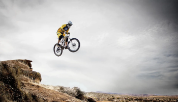 fancy-gadgets-that-are-important-to-have-when-youre-mountain-biking