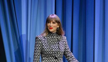 taylor-swift-wore-chevron-print-suit-the-tonight-show-with-jimmy-fallon