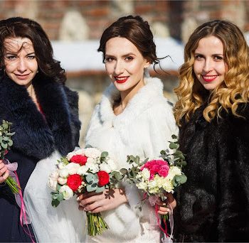 bridesmaid-wraps-and-covers-7-ways-to-keep-your-girl-squad-warm-and-cozy-on-your-big-day