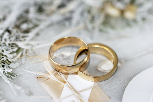 a-helpful-guide-on-wedding-ring-types-and-how-to-choose-one