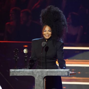 janet-jackson-rocks-hairstyle-from-her-control-album-cover-at-the-rock-and-roll-hall-of-fame-induction-ceremony