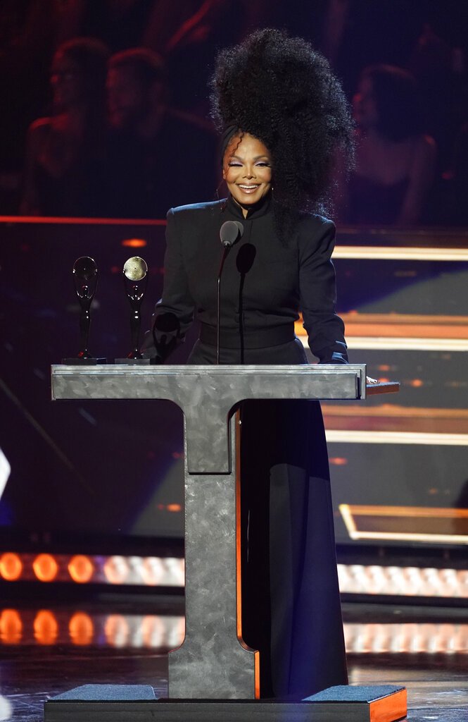 Janet Jackson rocks hairstyle from her ‘Control’ album cover at the Rock and Roll Hall of Fame Induction Ceremony.