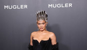 kylie-jenner-wears-vintage-crown-corset-gown-thierry-mugler-exhibition-mugler-king