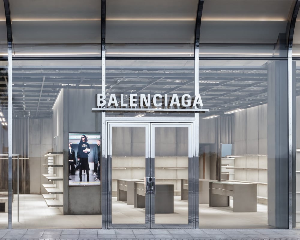 balenciaga-apologizes-for-an-advertising-campaign-that-featured-children-posing-with-children-and-harness-wearing-teddy-bears