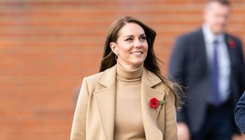 kate-middleton-wore-camel-coat-out-in-scarborough
