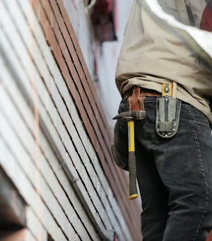 how-to-stay-safe-while-working-in-a-construction-site)