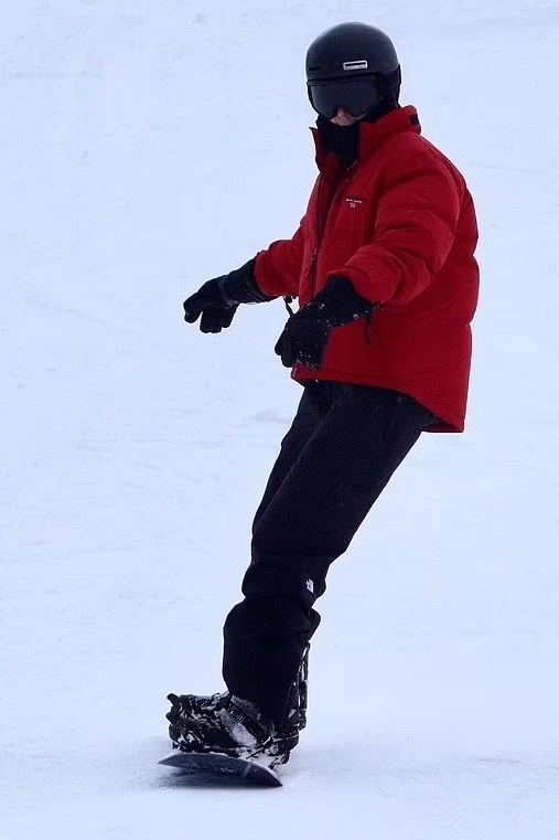Kendall Jenner  wears  Red  Ralph Lauren Puffer Jacket  @ Aspen 2022