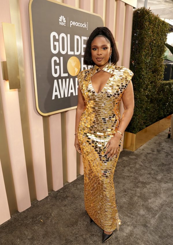Jennifer Hudson wore gold metallic gown @ Golden Globes 2023
