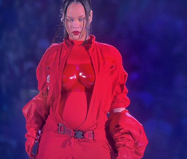 Rihanna reveals she is pregnant  during her Super Bowl performance