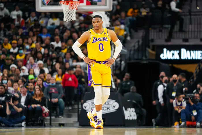 Lakers agree to deal for D'Angelo Russell in 3-team trade - ESPN