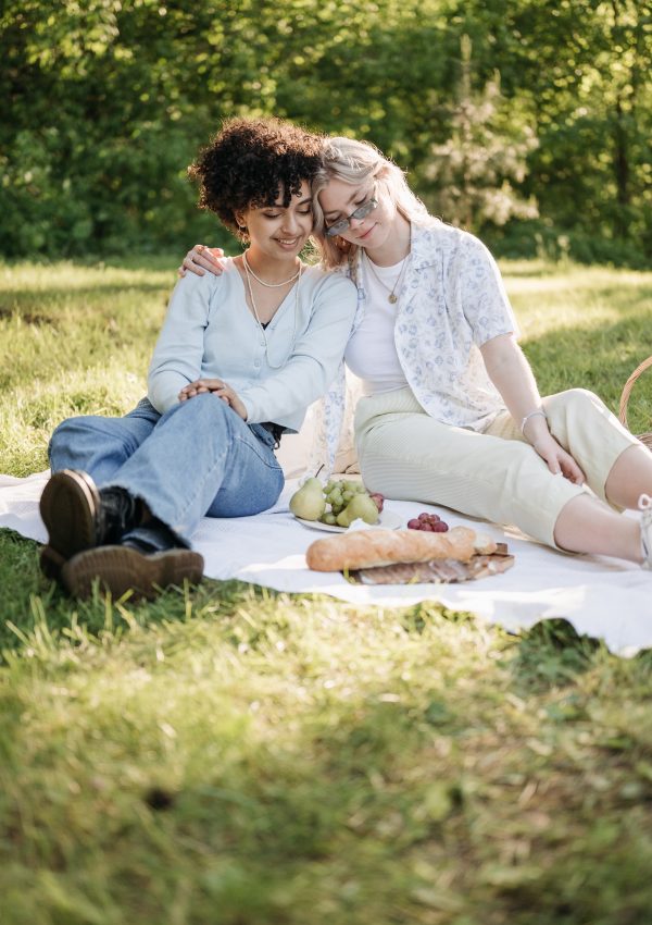 Stress-free Ways to Get a Date if You Are a Shy or Introverted Lesbian Girl