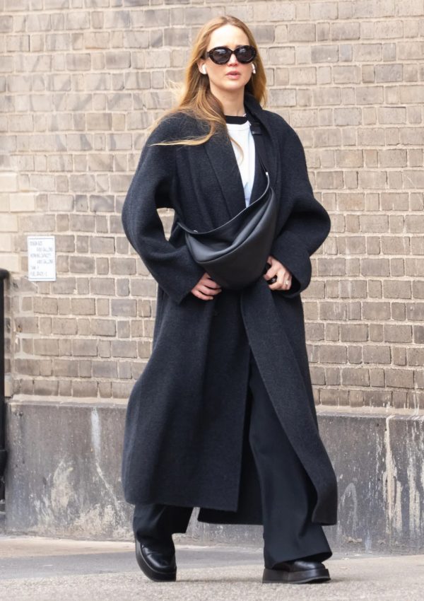 Jennifer Lawrence  wore  The Row  Coat  @  New York March 28, 2023