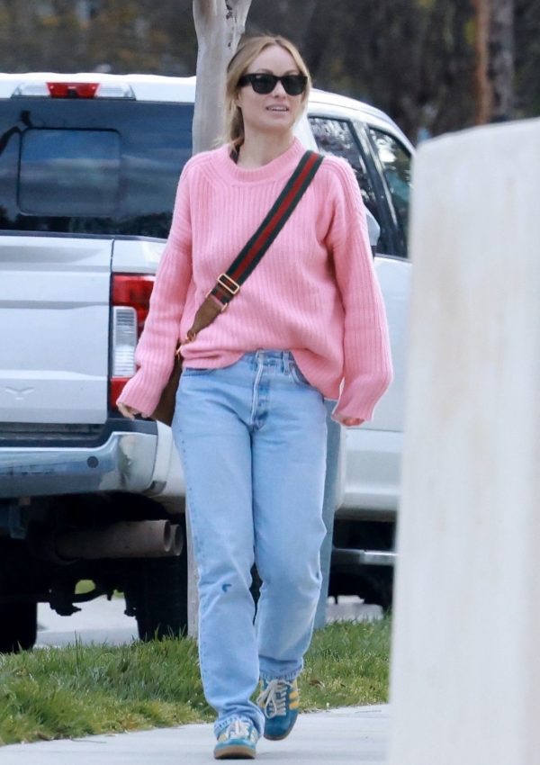Olivia Wilde wore Pink Sweatshirt &  Adidas x Gucci Sneaker @ Los Angeles March 29, 2023