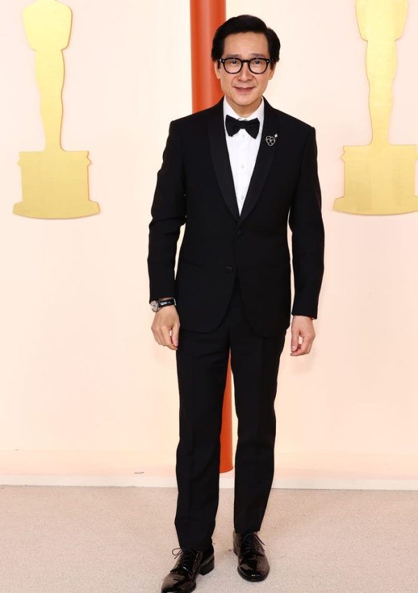 Ke Huy Quan  wore Classic  Giorgio Armani tuxedo  @  Oscars 2023