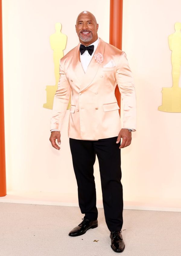 Dwayne Johnson wore  ‘Pink’ Dolce & Gabbana  Suit @ Oscars 2023
