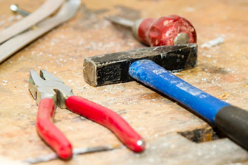 Why You Need To Call A Professional To Help With House Repairs