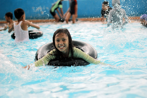 Find A Good And Affordable Swimming Lessons For Both You And Your Child