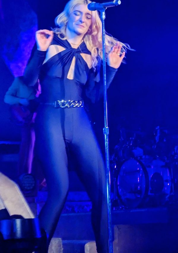 Lorde  In Black Jumpsuit @ Solar Power Tour Concert in Adelaide March 2023