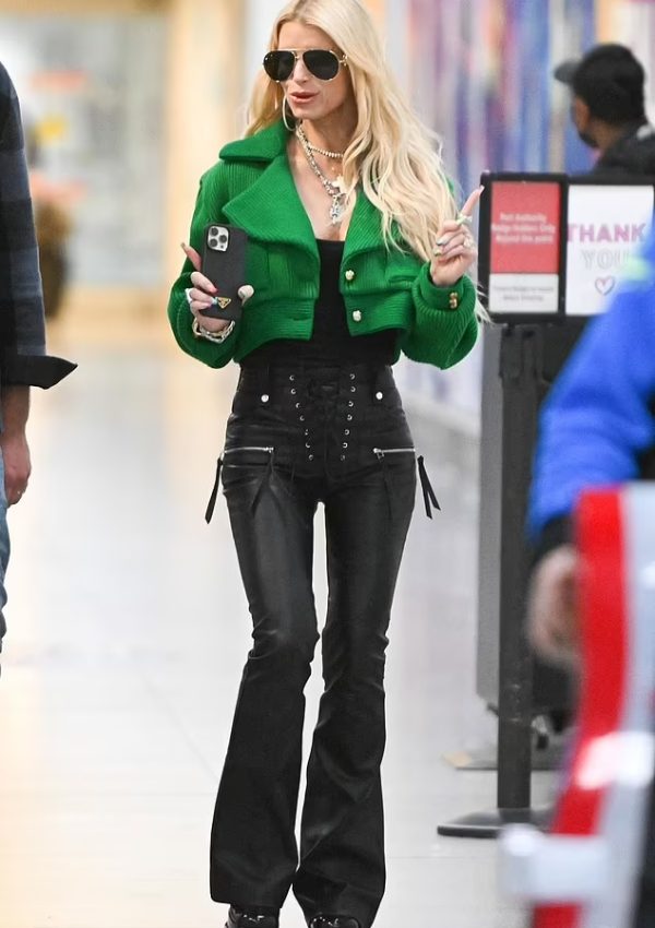 Jessica Simpson  wore Green Crop Jacket @JFK Airport April 11, 2023