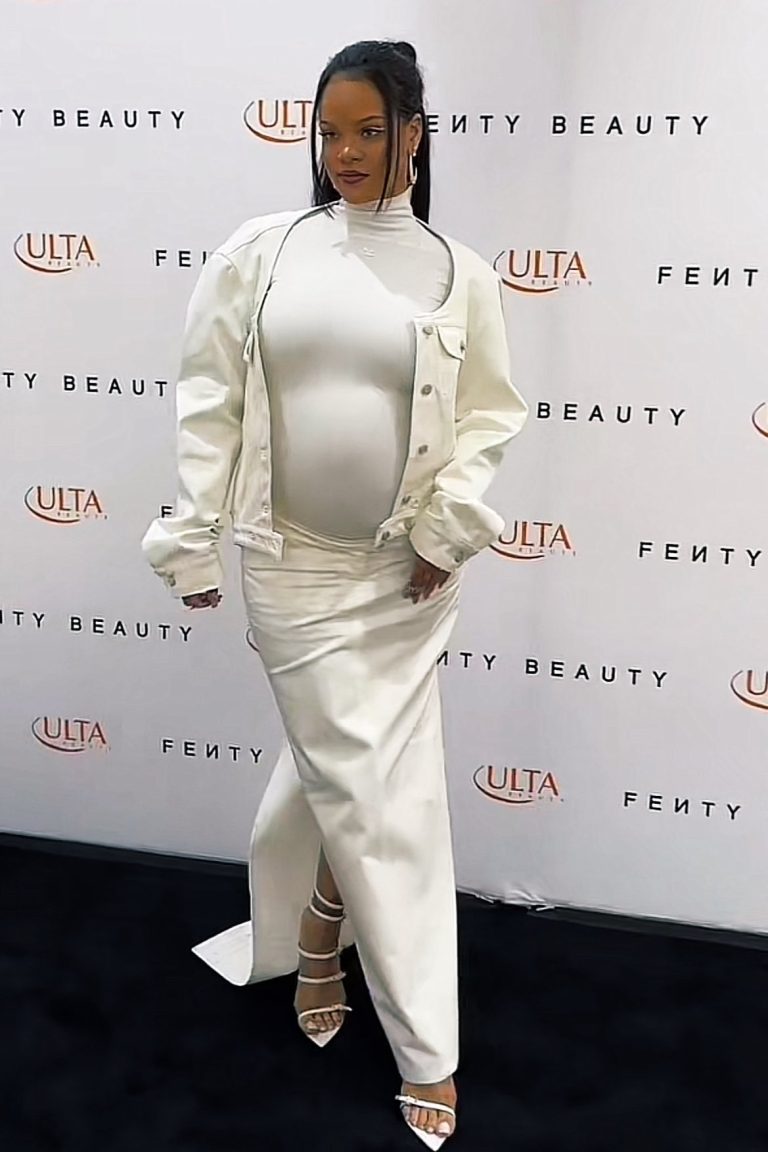 Pregnant Rihanna makes surprise visit Ulta Beauty Convention 2023