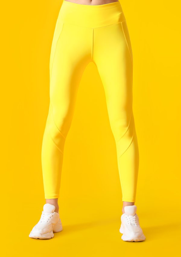 6 Tips To Style Colored Leggings in 2023