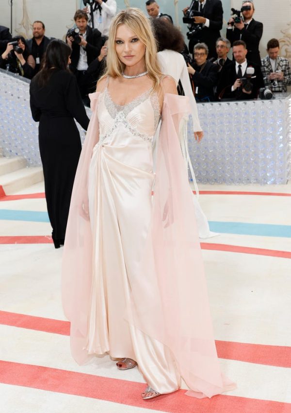 Kate Moss  wore Fendi Couture @ 2023 Met Gala