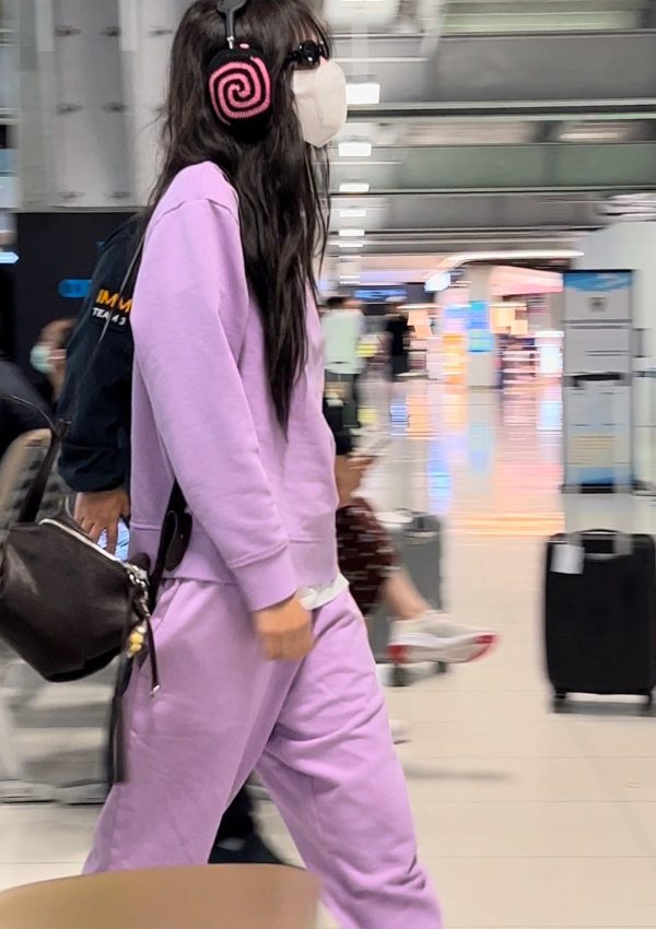 Jennie Kim In Lavender  Calvin Klein Sweatsuit @ Suvarnabhumi Airport May 27, 2023