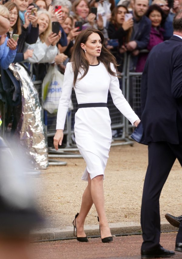 Kate Middleton  wore  White Jenny Packham  Dress Ahead of Coronation Celebrations
