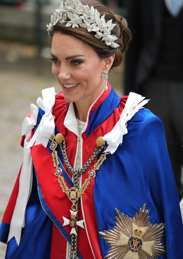 Kate Middleton wore Queen Elizabeth’s necklace, Diana’s earrings @ coronation