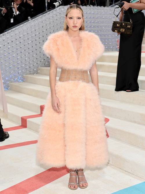 Lila Moss  wore  Fendi Couture gown by Karl Lagerfeld @ Met Gala 2023