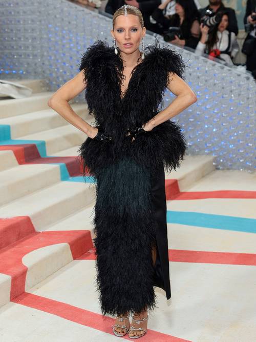Sienna Miller wore Gucci dress @ Met Gala 2023