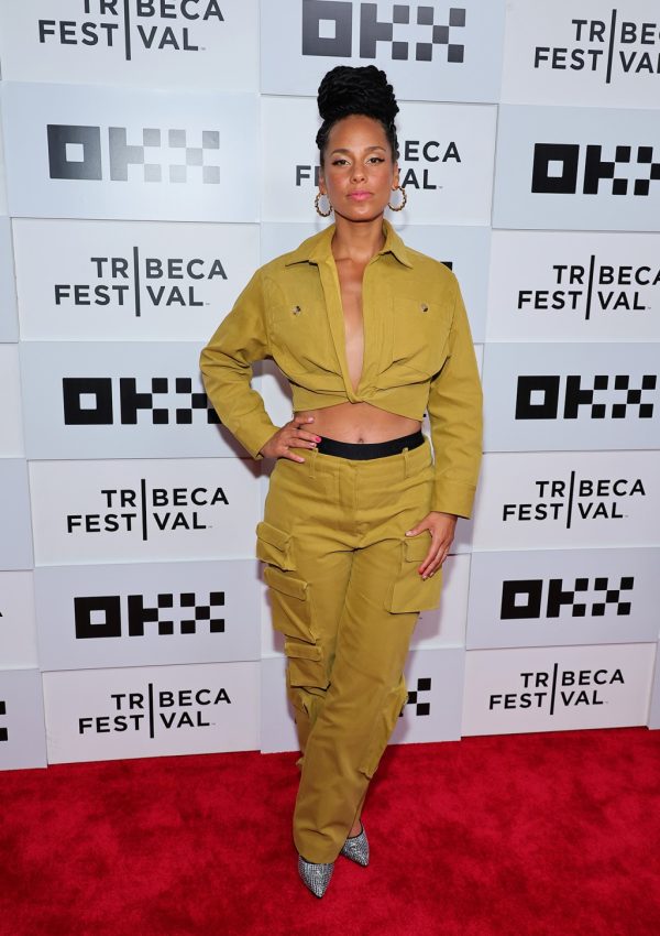Alicia Keys In Mustard Cargo Pants@ “Uncharted”Tribeca Festival premiere