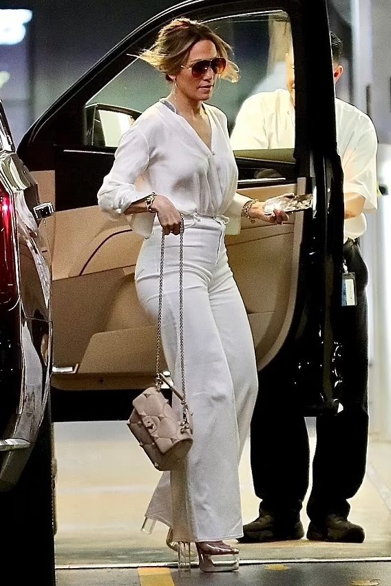 Jennifer Lopez  carries  Valentino Bag @ Los Angeles July 20, 2023