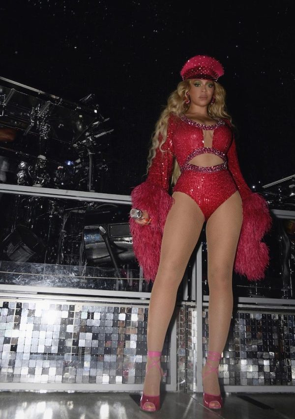  Beyoncé wore  Red Self-Portrait bodysuit  @ Renaissance  World tour In Atlanta