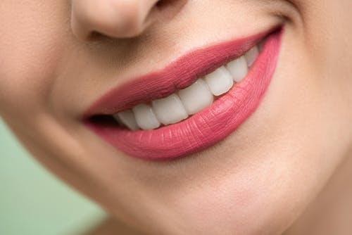 Here Are 6 Useful Tips To Have Healthy Teeth And A Gorgeous Smile