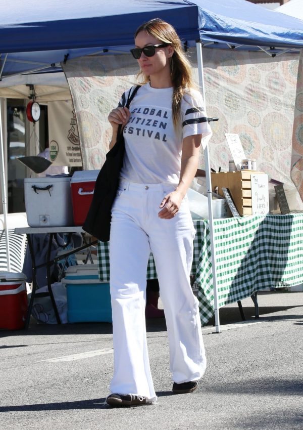 Olivia Wilde wore Global Citizen Festival  T-Shirt   @ Los Angeles October 15, 2023