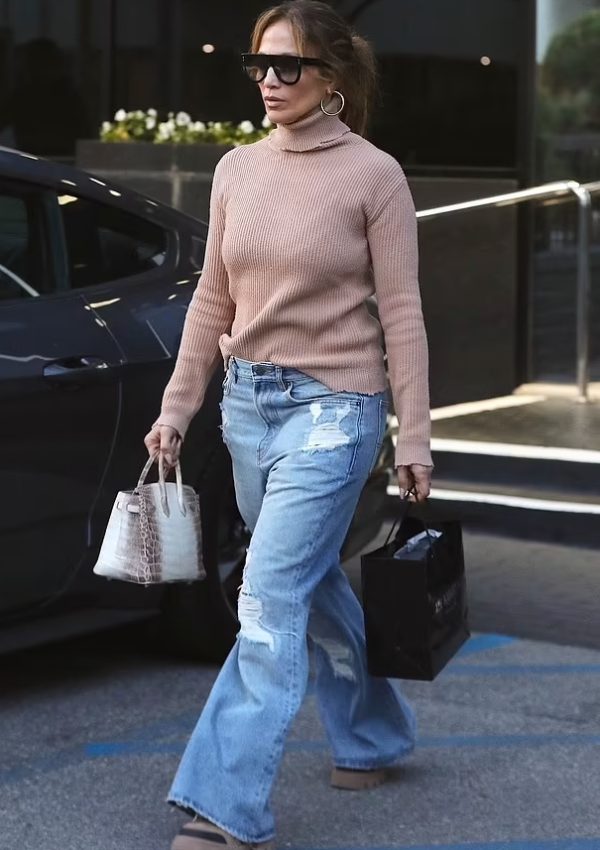Jennifer Lopez  carries  Hermes Croc Birkin Bag @ Beverly Hills December 2, 2023