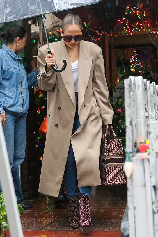 Jennifer Lopez  carries  Dior Book Tote Bag @ Los Angeles December 21, 2023