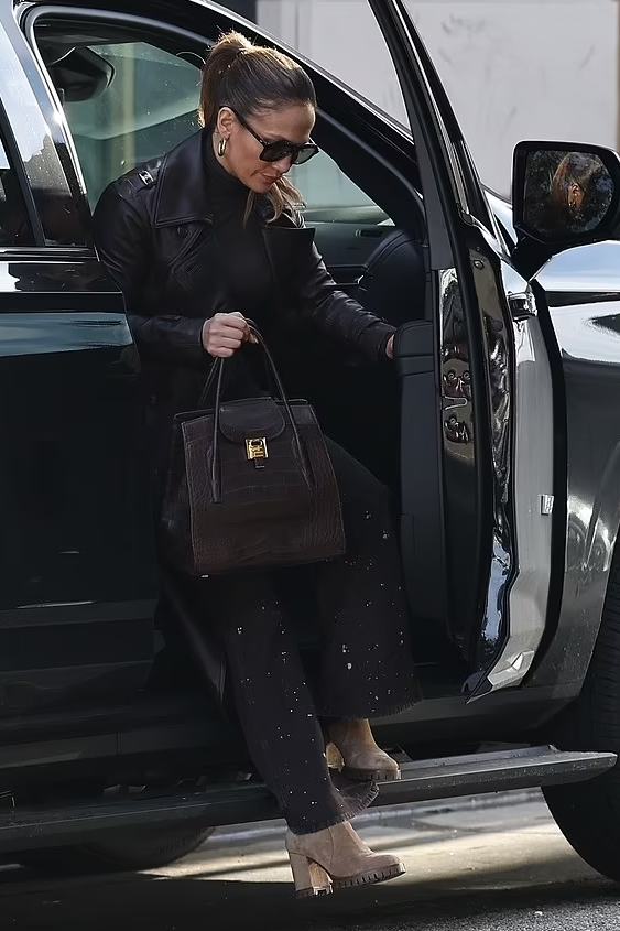 Jennifer Lopez carries Michael Kors  Bag @  Los Angeles December 23, 2023