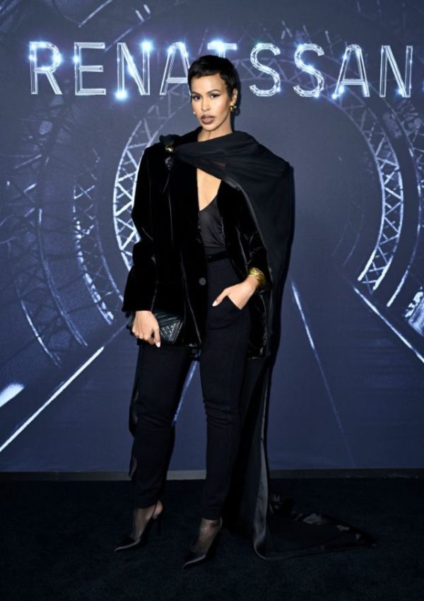 Dhowre Elba  wears Caped Suit @ London premiere of “Renaissance: A Film By Beyoncé”
