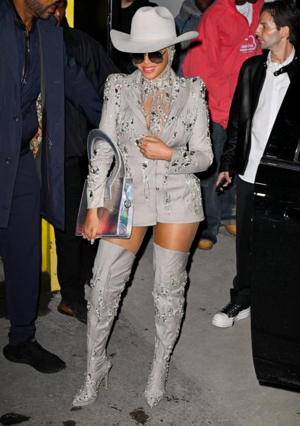 Beyoncé  Supports Nephew @ Luar fashion show during New York Fashion Week