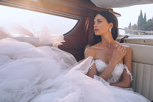 Bridal Elegance: Fashion Trends For The Modern Bride