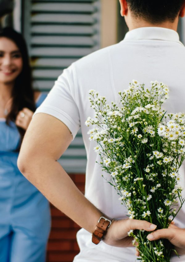 Say It with Flowers: Choosing the Perfect Bouquet for Your Proposal
