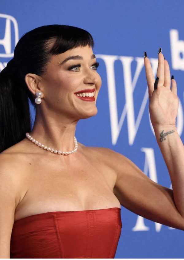 Katy Perry wore Assael Pearl Jewels @ Billboard Women in Music 2024