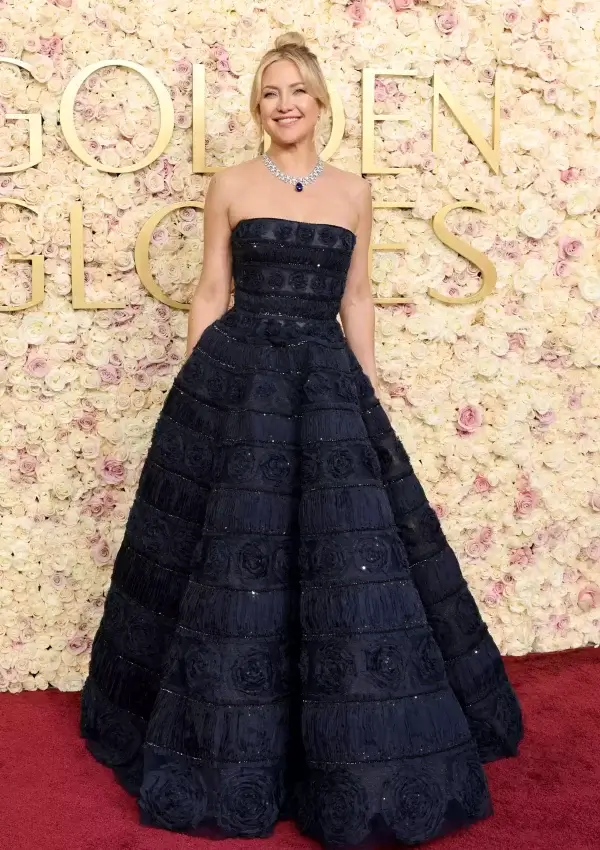 Kate Hudson wore Carolina Herrera at the 2025 Golden Globes